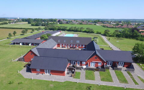 Manfred - 6Km from the Sea: Bois, Meubles, Appartement, Pièce, Plafond, Tache De Bois, Chaise, Dur, Vernis, Lumber