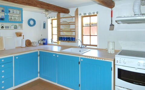 Viggo - 300M from the Sea: Bois, Maison, Chalet, Domicile, Toit, Zone Rurale, Siding, Cabane En Rondins, Batiments Jardin, Dur