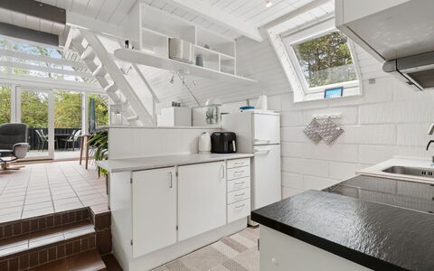 Lillesol - 400M from the Sea: Sol, Bois, Sol, Cuisine, Design Intérieur, Plafond, Parquet, Principaux Appliance, Comptoir, Appartement