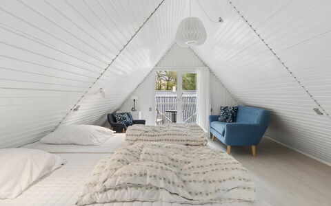 Lillesol - 400M from the Sea: Bois, Plafond, Design Intérieur, Chambre, Sol, Sol, Meubles, Domicile, Éclairage, Lit