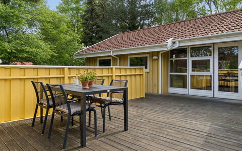 Ailen - 500M from the Sea: Bois, Maison, Chalet, Domicile, Toit, Zone Rurale, Siding, Cabane En Rondins, Batiments Jardin, Dur