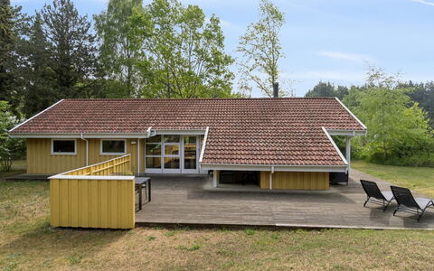 Ailen - 500M from the Sea: Toit, Maison, Domicile, Chalet, Siding, Ferme, Biens, Ombre, Batiments Jardin, Conception