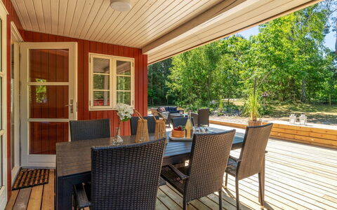 Malou - 350M from the Sea: Bois, Tache De Bois, Planche, Dur, Chalet, Plate-Forme, Siding, Ombre, Parquet, Batiments Jardin