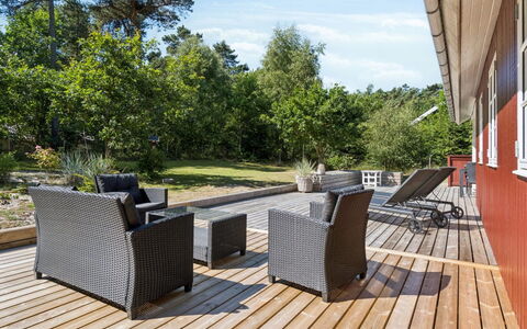 Malou - 350M from the Sea: Bois, Mobilier De Jardin, Meubles, Porche, Parquet, Plate-Forme, Dur, Chaise, Jardin, Tache De Bois