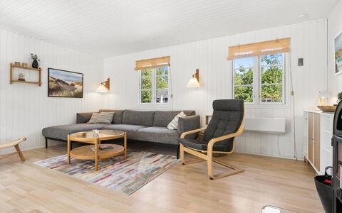 Malou - 350M from the Sea: Meubles, Sol, Bois, Design Intérieur, Sol, Canapé, Salon, Domicile, Parquet, Plafond