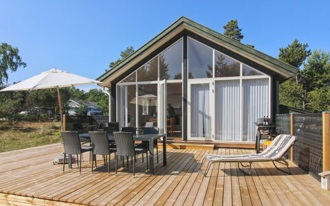 Hilje - 350M from the Sea: Meubles, Design Intérieur, Chaise, Sol, Table, Recours, Sol, Plafond, Pièce, Eco Hôtel