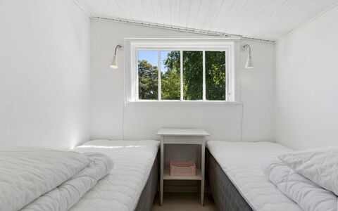 Kerstin - 100M from the Sea: Mur, Plafond, Design Intérieur, Sol, Sol, Chambre, Lit, Pièce, Literie