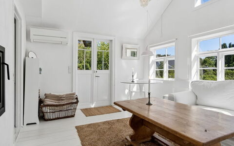 Kerstin - 100M from the Sea: Meubles, Design Intérieur, Sol, Mur, Sol, Canapé, Bois, Plafond, Salon, Pièce