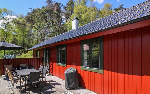 Jose - 300M from the Sea: Toit, Maison, Lot Terre, Domicile, Chalet, Biens, Batiments Jardin, Ombre, Cabane En Rondins, Aménagement Paysager