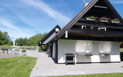 Jose - 300M from the Sea: Toit, Maison, Lot Terre, Domicile, Chalet, Biens, Batiments Jardin, Ombre, Cabane En Rondins, Aménagement Paysager