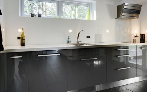 Elza - 800M from the Sea: Sol, Cabinetry, Design Intérieur, Cuisine, Comptoir, Sol, Domicile, Appareil De Cuisine, Luminaire, Placard