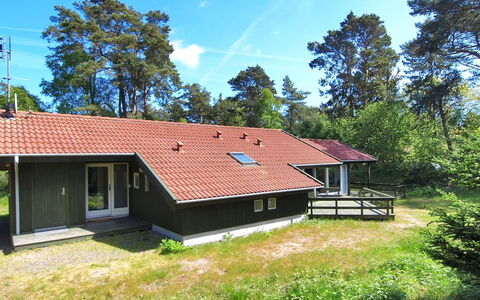 Adelbrand - 400M from the Sea: Bois, Maison, Chalet, Domicile, Toit, Zone Rurale, Siding, Cabane En Rondins, Batiments Jardin, Dur