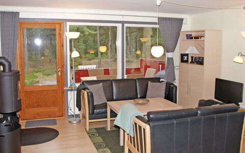 Apelone - 300M from the Sea: Bois, Maison, Chalet, Domicile, Toit, Zone Rurale, Siding, Cabane En Rondins, Batiments Jardin, Dur