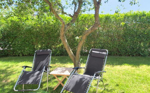 Ødmar - 400M from the Sea: Meubles, Mobilier De Jardin, Chaise, Chaise Pliante, Ombre, Loisir, Balancelle, Jardin, Accoudoir, Pelouse