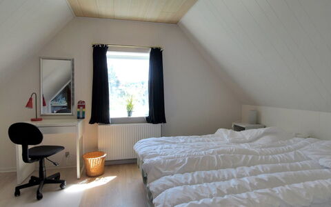 Ødmar - 400M from the Sea: Bois, Chambre, Sol, Sol, Lit, Design Intérieur, Plafond, Meubles, Drap De Lit, Domicile