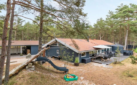 Dagi - 300M from the Sea: Bois, Maison, Chalet, Domicile, Toit, Zone Rurale, Siding, Cabane En Rondins, Batiments Jardin, Dur