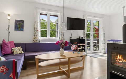 Georg - 300M from the Sea: Meubles, Design Intérieur, Sol, Sol, Bois, Parquet, Plafond, Canapé, Salon, Pièce