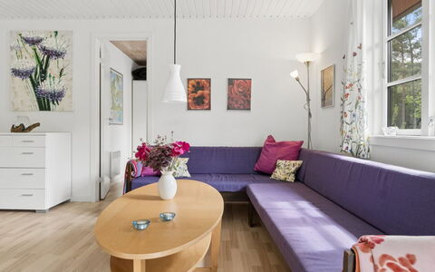 Georg - 300M from the Sea: Meubles, Design Intérieur, Sol, Sol, Canapé, Salon, Domicile, Appartement, Éclairage, Pièce