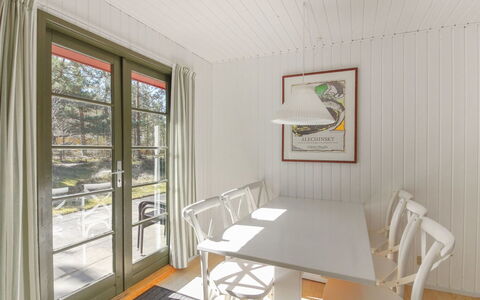 Jale - 50M from the Sea: Bois, Maison, Chalet, Domicile, Toit, Zone Rurale, Siding, Cabane En Rondins, Batiments Jardin, Dur