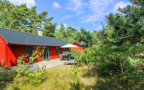 Jale - 50M from the Sea: Bois, Maison, Chalet, Domicile, Toit, Zone Rurale, Siding, Cabane En Rondins, Batiments Jardin, Dur