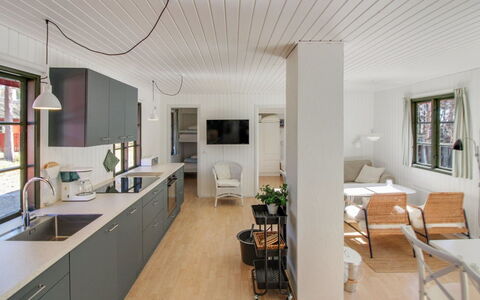 Jale - 50M from the Sea: Bois, Maison, Chalet, Domicile, Toit, Zone Rurale, Siding, Cabane En Rondins, Batiments Jardin, Dur