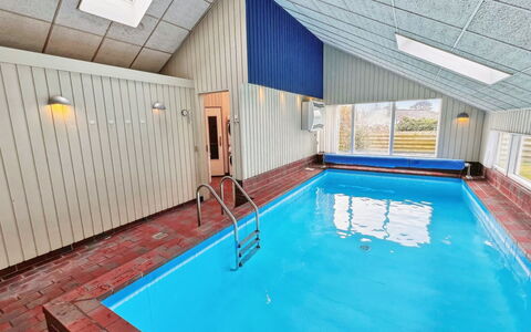 Elisabeth - 400M from the Sea: Piscine, Mobilier De Jardin, Meubles, Recours, Dalle, Eco Hôtel, Ombre, Chaise, Loisir, Biens