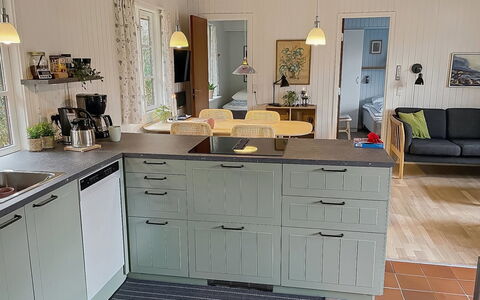 Alde - 300M from the Sea: Bois, Cuisine, Sol, Cabinetry, Comptoir, Meubles, Design Intérieur, Sol, Tiroir, Appareil De Cuisine