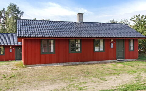 Loke - 300M from the Sea: Bois, Maison, Chalet, Domicile, Toit, Zone Rurale, Siding, Cabane En Rondins, Batiments Jardin, Dur