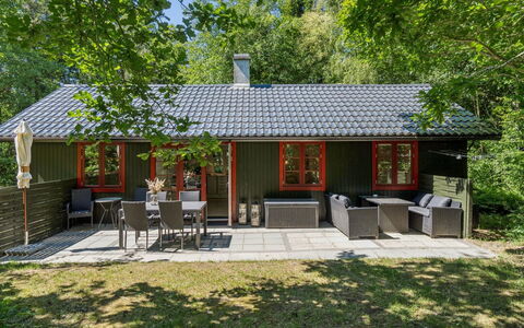 Blakke - 250M from the Sea: Chalet, Maison, Domicile, Batiments Jardin, Jardin, Ombre, Cour, Cabane En Rondins, Arrière-Cour, Siding