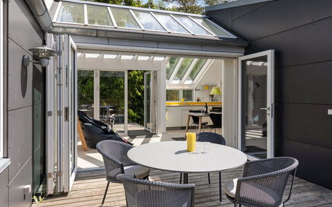 Muriel - 150M from the Sea: Bois, Maison, Chalet, Domicile, Toit, Zone Rurale, Siding, Cabane En Rondins, Batiments Jardin, Dur
