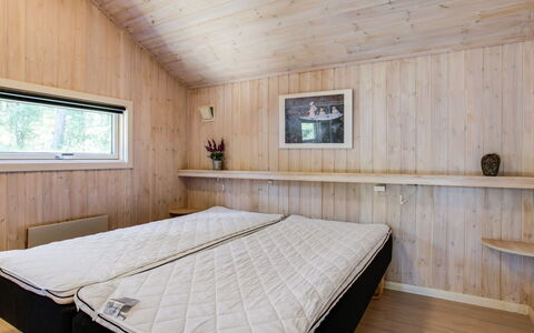 Sylvia - 900M from the Sea: Bois, Plafond, Design Intérieur, Sol, Sol, Chambre, Pièce, Meubles, Domicile, Lit