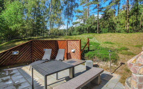 Sylvia - 900M from the Sea: Bois, Meubles, Dur, Tache De Bois, Jardin, Arrière-Cour, Mobilier De Jardin, Plate-Forme, Planche, Cour