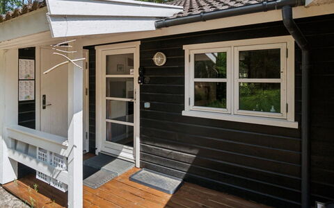 Signe - 850M from the Sea: Domicile, Chalet, Siding, Dur, Ombre, Planche, Conception, Biens, Porche, Plate-Forme