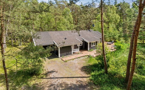 Signe - 850M from the Sea: Domicile, Chalet, Siding, Dur, Ombre, Planche, Conception, Biens, Porche, Plate-Forme