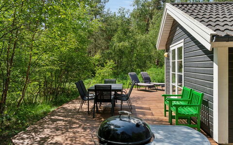 Signe - 850M from the Sea: Bois, Maison, Chalet, Domicile, Toit, Zone Rurale, Siding, Cabane En Rondins, Batiments Jardin, Dur