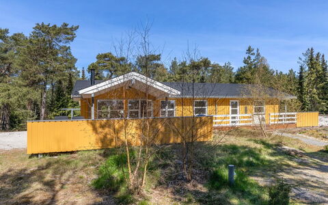 Arndis - 600M from the Sea: Bois, Maison, Chalet, Domicile, Toit, Zone Rurale, Siding, Cabane En Rondins, Batiments Jardin, Dur