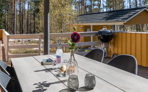 Arndis - 600M from the Sea: Bois, Maison, Chalet, Domicile, Toit, Zone Rurale, Siding, Cabane En Rondins, Batiments Jardin, Dur