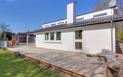 Antigona - 250M from the Sea: Bois, Maison, Chalet, Domicile, Toit, Zone Rurale, Siding, Cabane En Rondins, Batiments Jardin, Dur