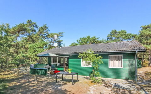 Michel - 300M from the Sea: Bois, Maison, Chalet, Domicile, Toit, Zone Rurale, Siding, Cabane En Rondins, Batiments Jardin, Dur