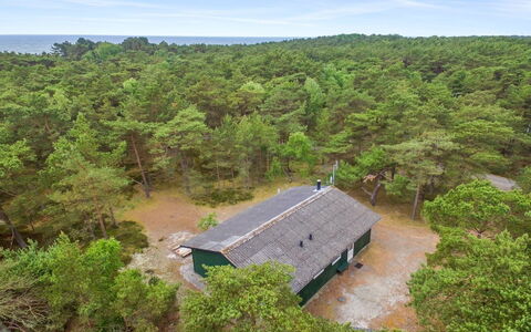 Michel - 300M from the Sea: Bois, Maison, Chalet, Domicile, Toit, Zone Rurale, Siding, Cabane En Rondins, Batiments Jardin, Dur