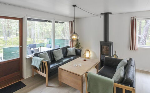 Michel - 300M from the Sea: Bois, Maison, Chalet, Domicile, Toit, Zone Rurale, Siding, Cabane En Rondins, Batiments Jardin, Dur
