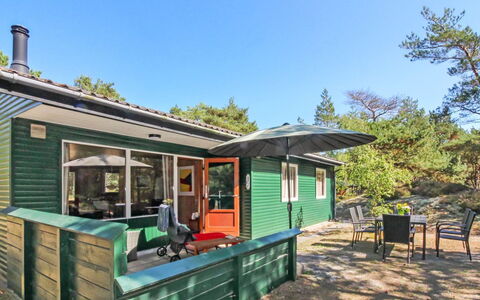 Michel - 300M from the Sea: Bois, Maison, Chalet, Domicile, Toit, Zone Rurale, Siding, Cabane En Rondins, Batiments Jardin, Dur