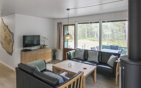 Michel - 300M from the Sea: Bois, Maison, Chalet, Domicile, Toit, Zone Rurale, Siding, Cabane En Rondins, Batiments Jardin, Dur