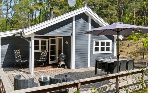 Hallgerd - 800M from the Sea: Bois, Maison, Chalet, Domicile, Toit, Zone Rurale, Siding, Cabane En Rondins, Batiments Jardin, Dur