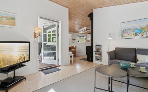 Hallgerd - 800M from the Sea: Bois, Maison, Chalet, Domicile, Toit, Zone Rurale, Siding, Cabane En Rondins, Batiments Jardin, Dur