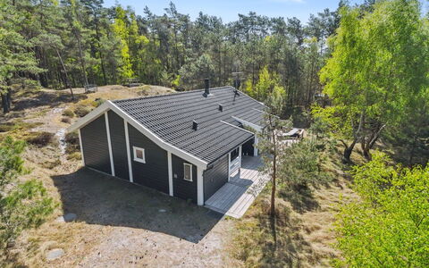 Hallgerd - 800M from the Sea: Chalet, Jardin, Siding, Batiments Jardin, Ombre, Cour, Arrière-Cour, Pelouse, Ferme, Aménagement Paysager