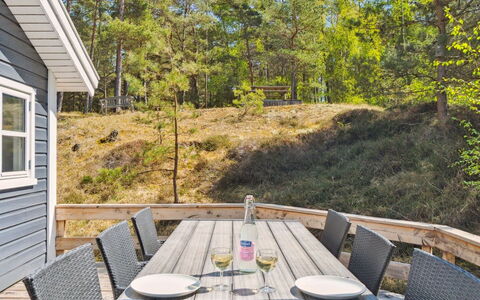 Hallgerd - 800M from the Sea: Chalet, Jardin, Siding, Batiments Jardin, Ombre, Cour, Arrière-Cour, Pelouse, Ferme, Aménagement Paysager