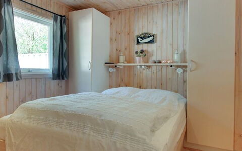 Minka - 1.5Km from the Sea: Chambre, Bois, Lit, Sol, Design Intérieur, Drap De Lit, Sol, Meubles, Literie, Plafond