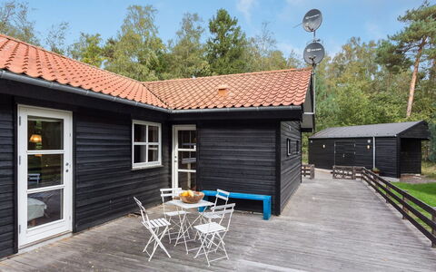 Fastulf - 300M from the Sea: Herbe, Bois, Zone Rurale, Arbuste, Chalet, Toit, Plaine, Lot Terre, Domicile, Couverture De Sol