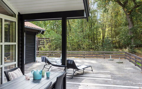 Fastulf - 300M from the Sea: Herbe, Bois, Zone Rurale, Arbuste, Chalet, Toit, Plaine, Lot Terre, Domicile, Couverture De Sol